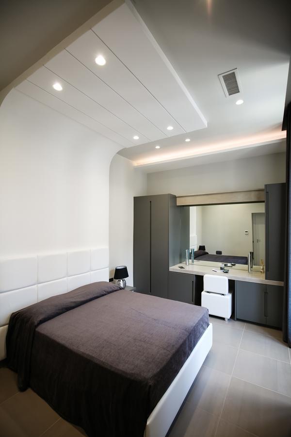 Gramsci Luxury