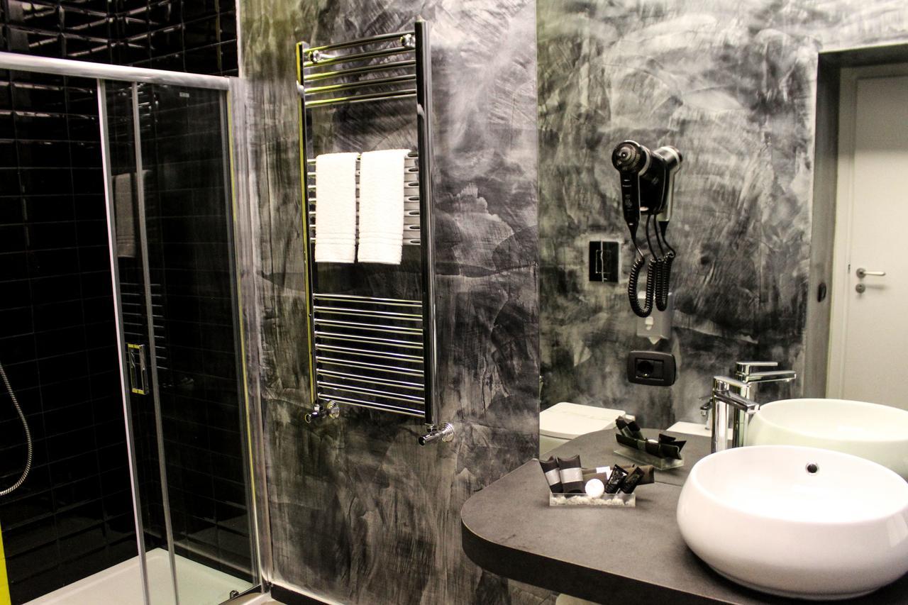 Gramsci Luxury *